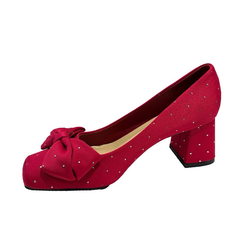 Block heel shoes