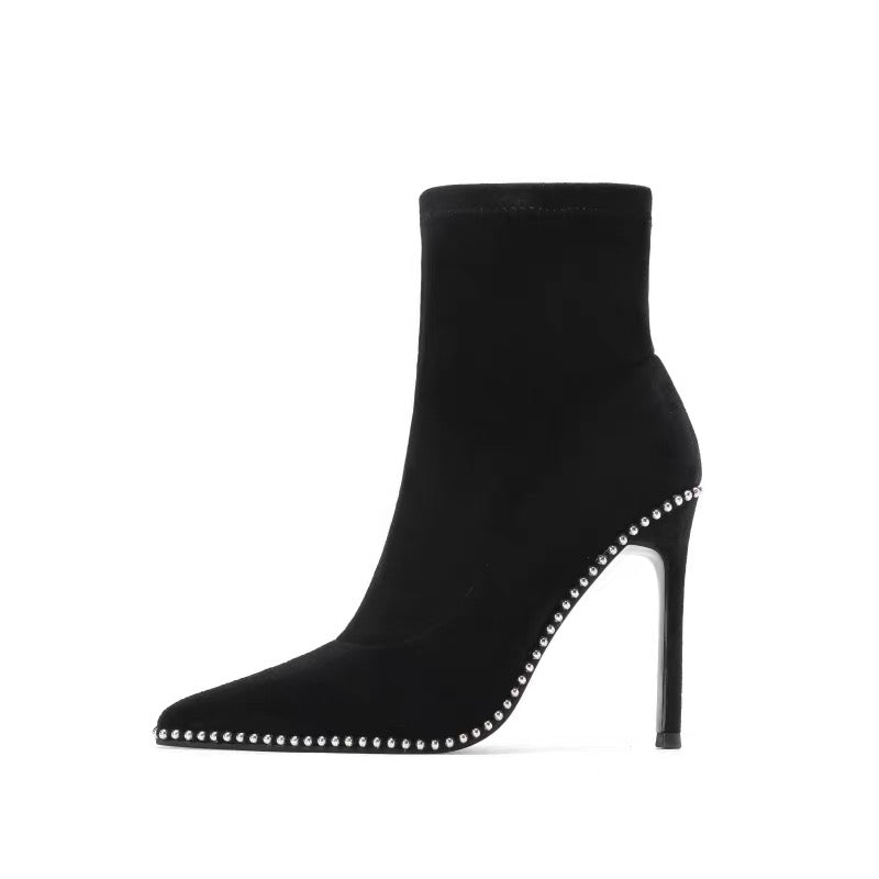 Ladies suede boots