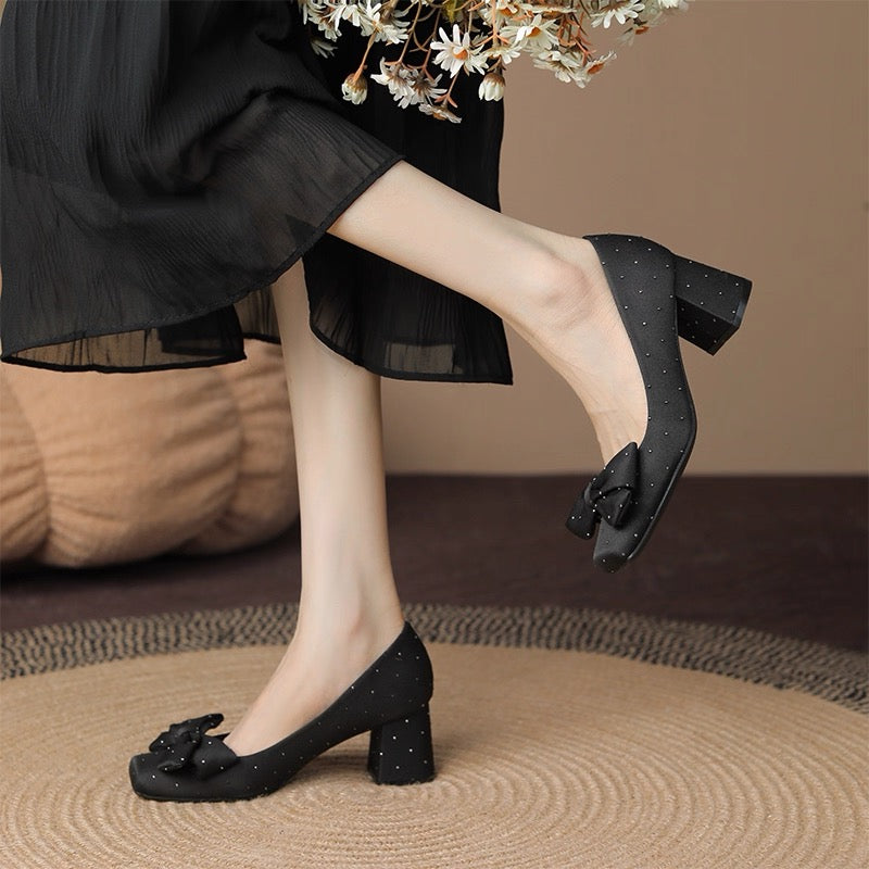 Block heel shoes