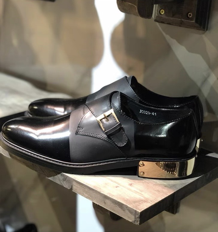 Buckle loafers