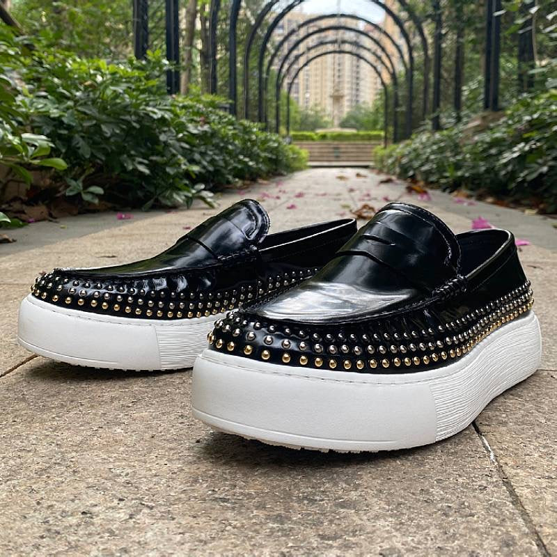 Studs sneakers