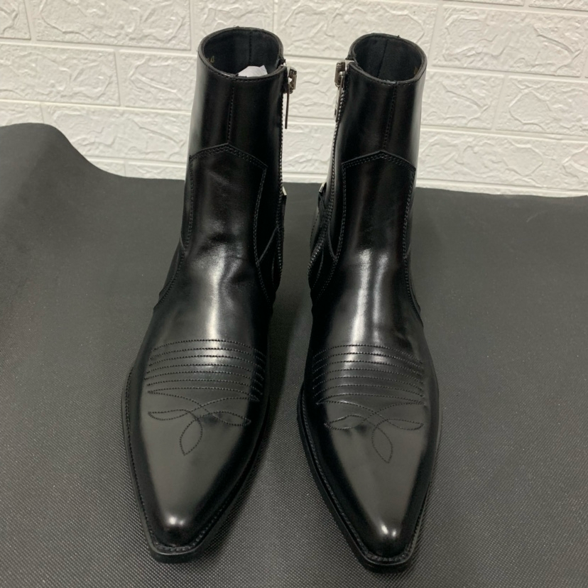 Sharp point boots