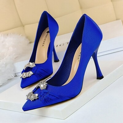 Sharp point heel