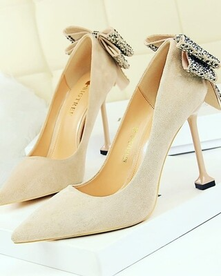 Back bow heel