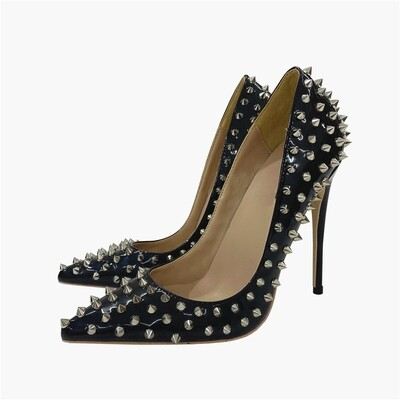 Spikes Black stiletto