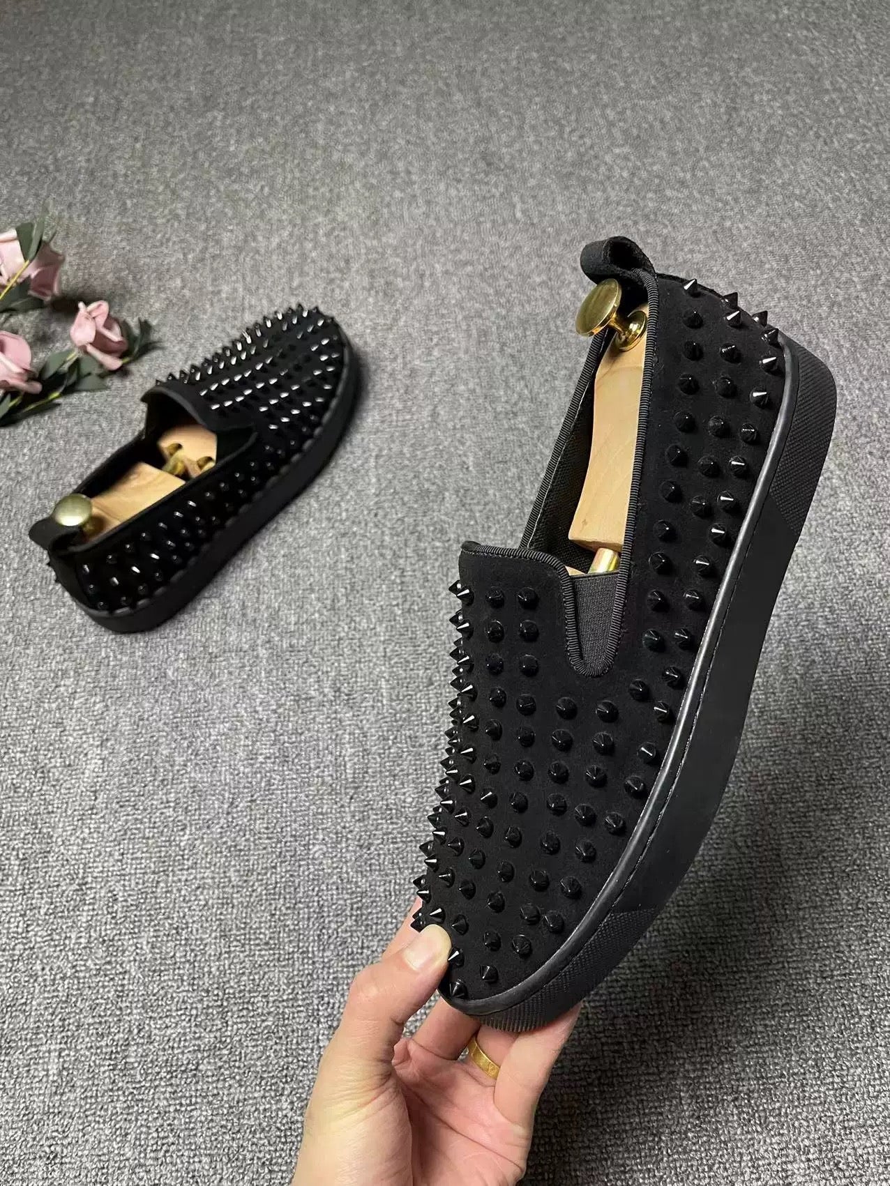 Spikes sneakers