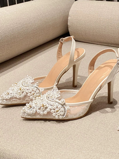 Bridal lace heel