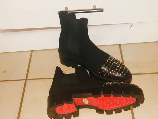 Studs boots