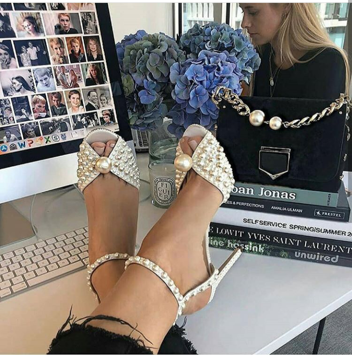 Pearls sandal heel