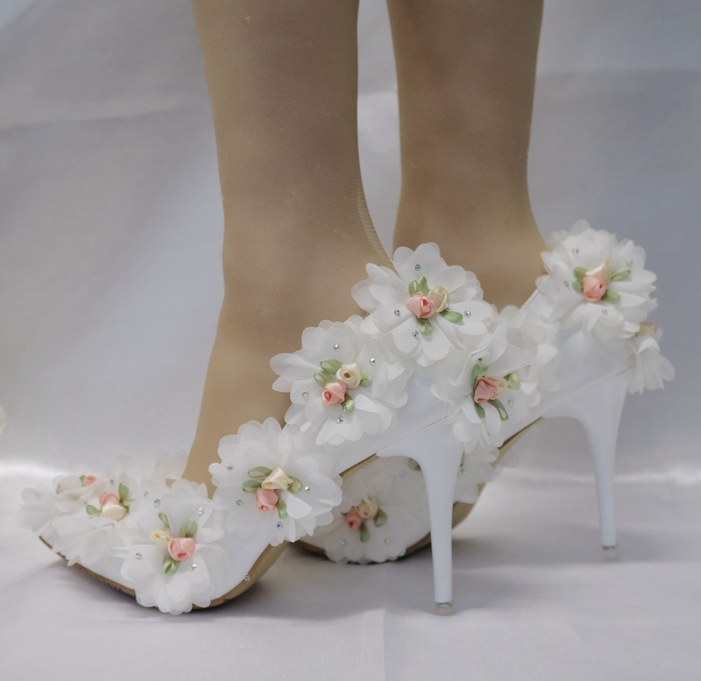 Floral bridal shoes
