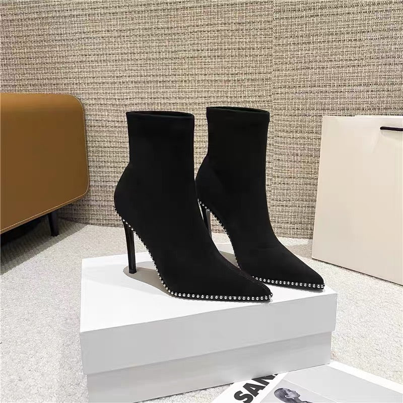 Ladies suede boots