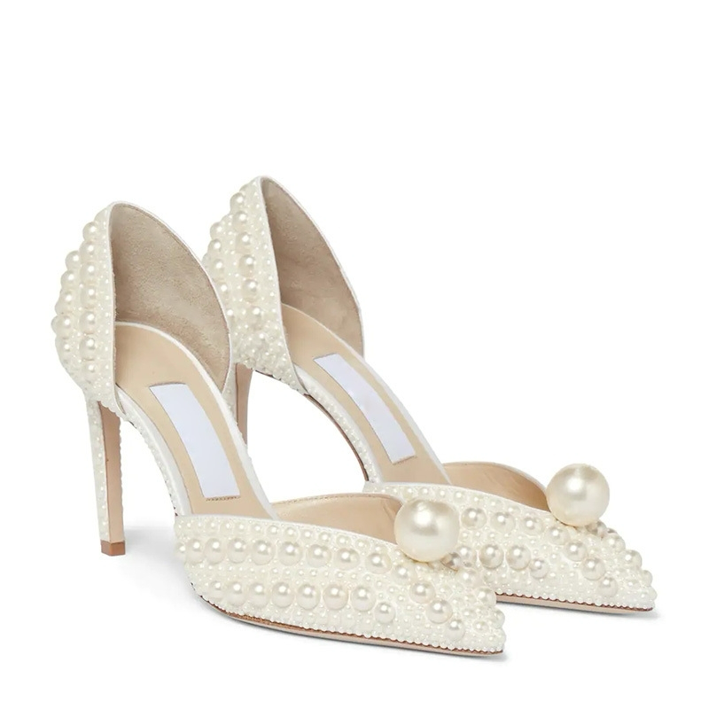 Sharp point pearls heel