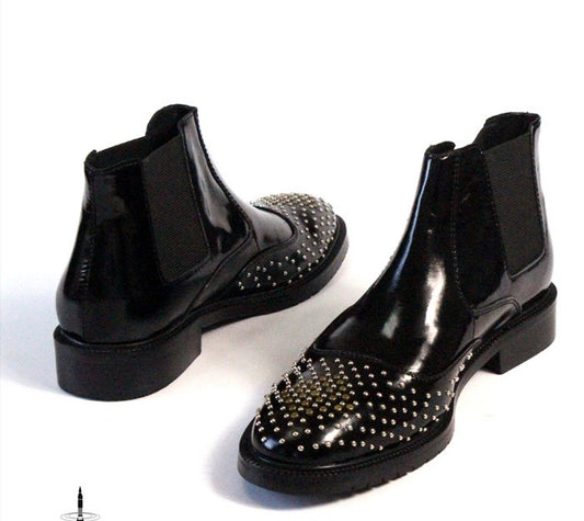 Nails boots