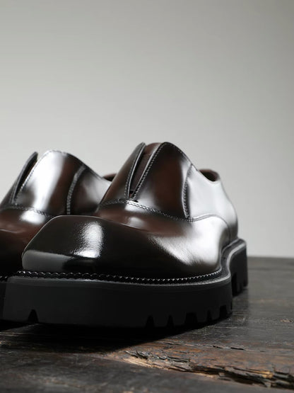 Nosy formal shoes