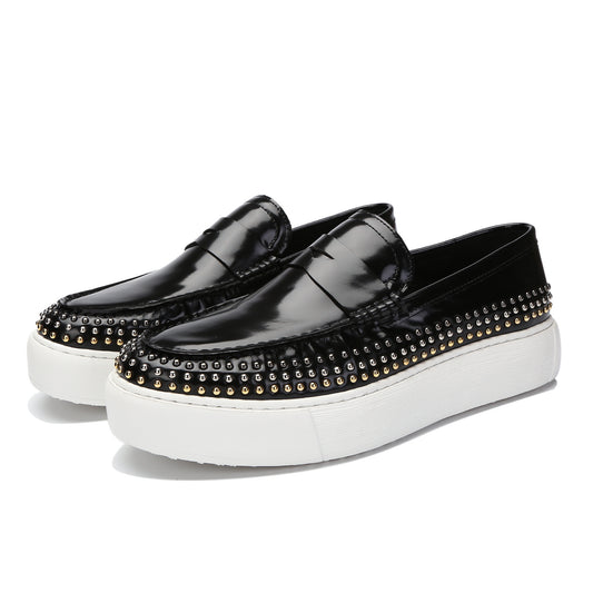 Studs sneakers