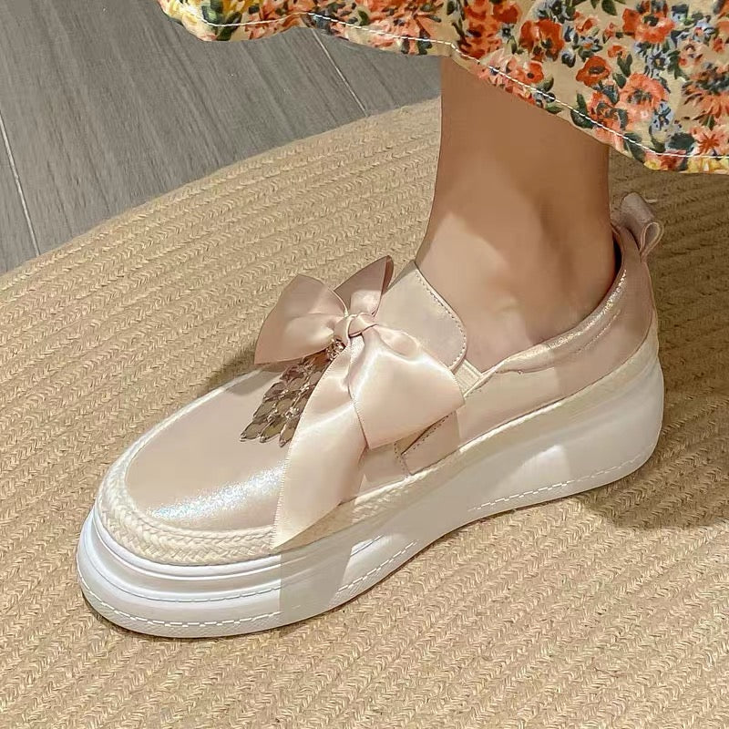 Genuine leather sneaker
