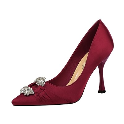 Sharp point heel